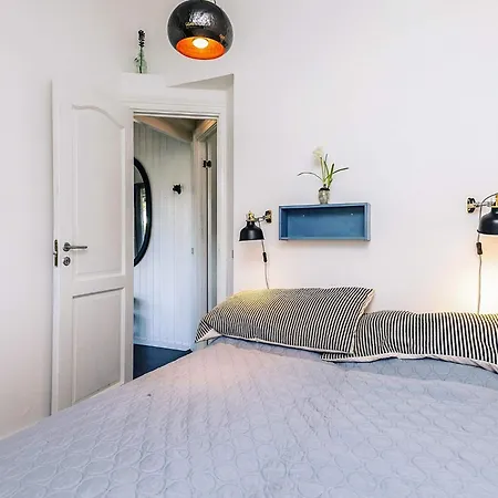 6 Person In Vaeggerlose-by Traum Ferienhaus Bøtø By