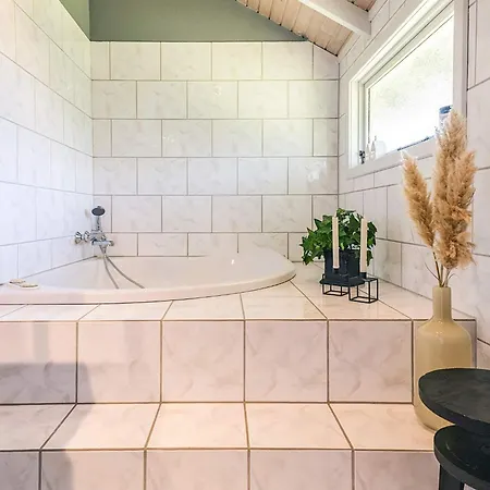 6 Person In Vaeggerlose-by Traum *